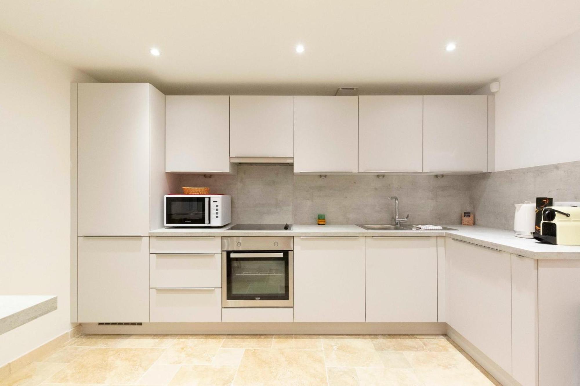 Maison De Ville Rue Fourmilliere أنتيب الغرفة الصورة